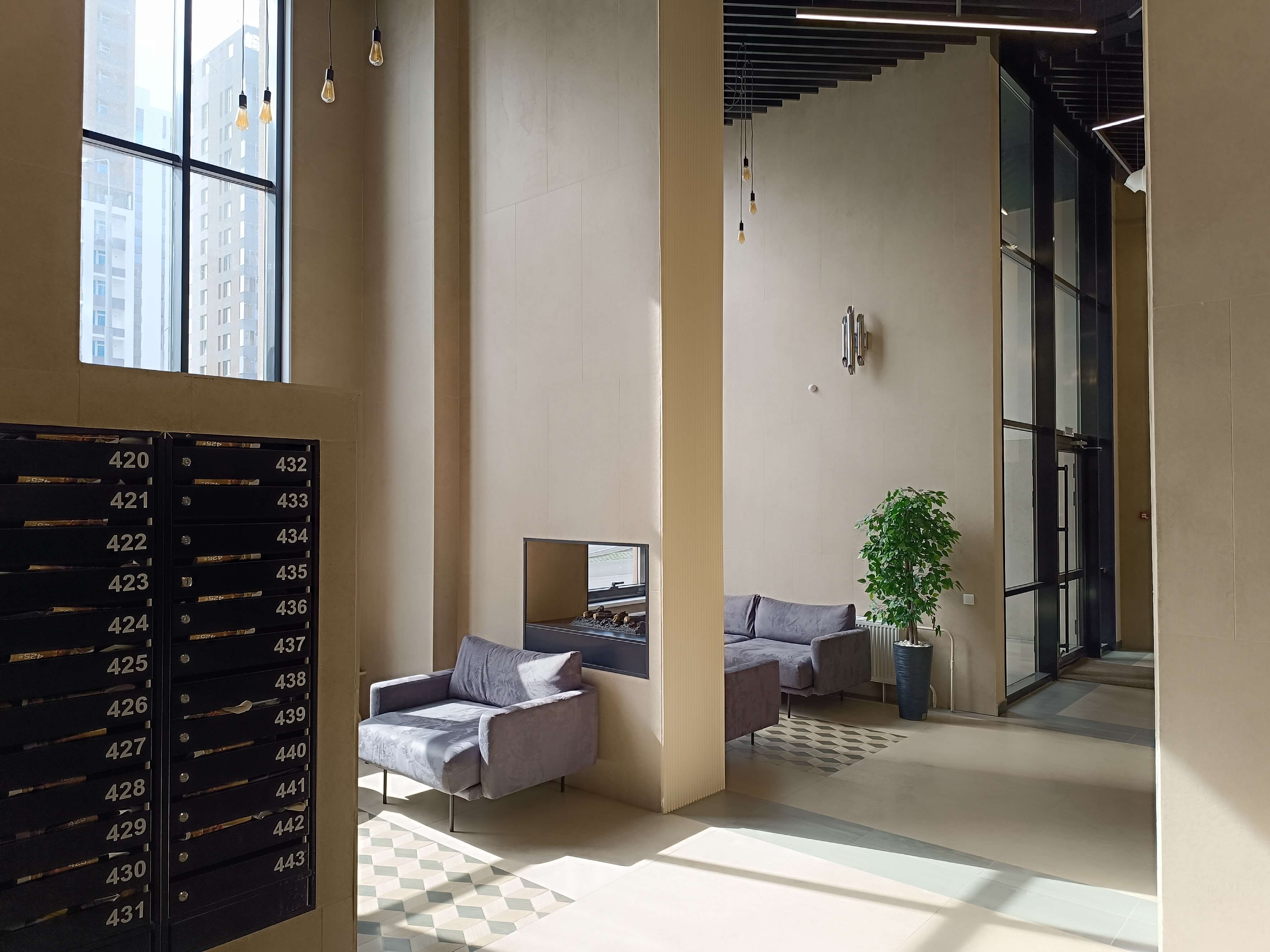 Холлы. Слайд 1